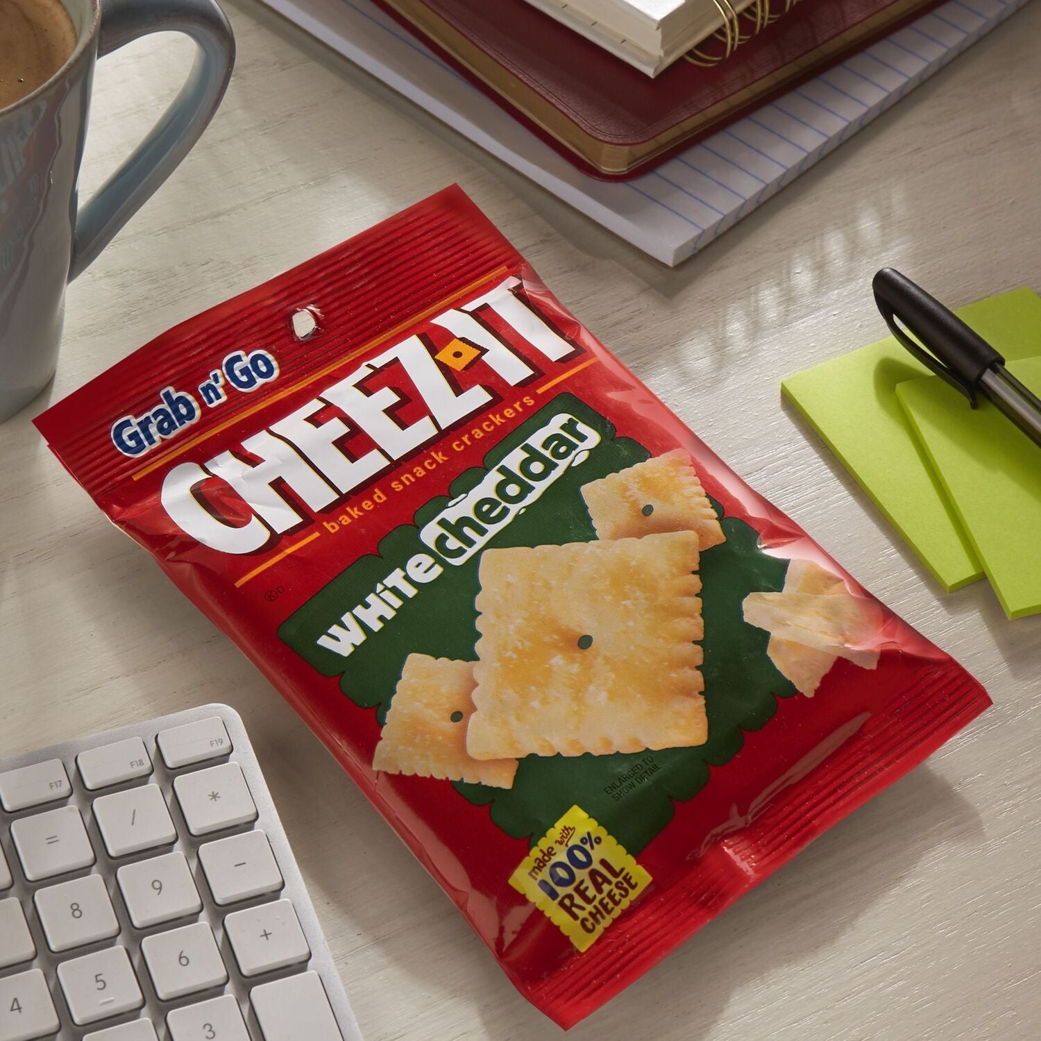 Kellogg's Cheez-It Baked Snack Cheese Crackers - White Cheddar, 3 oz.