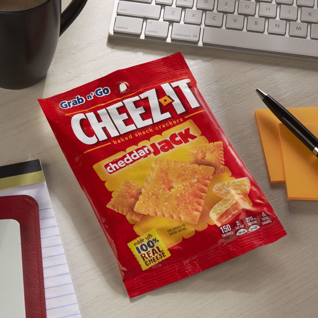 Kellogg's Cheez-It Cheddar Jack Grab n' Go Crackers, 3-oz. Bag